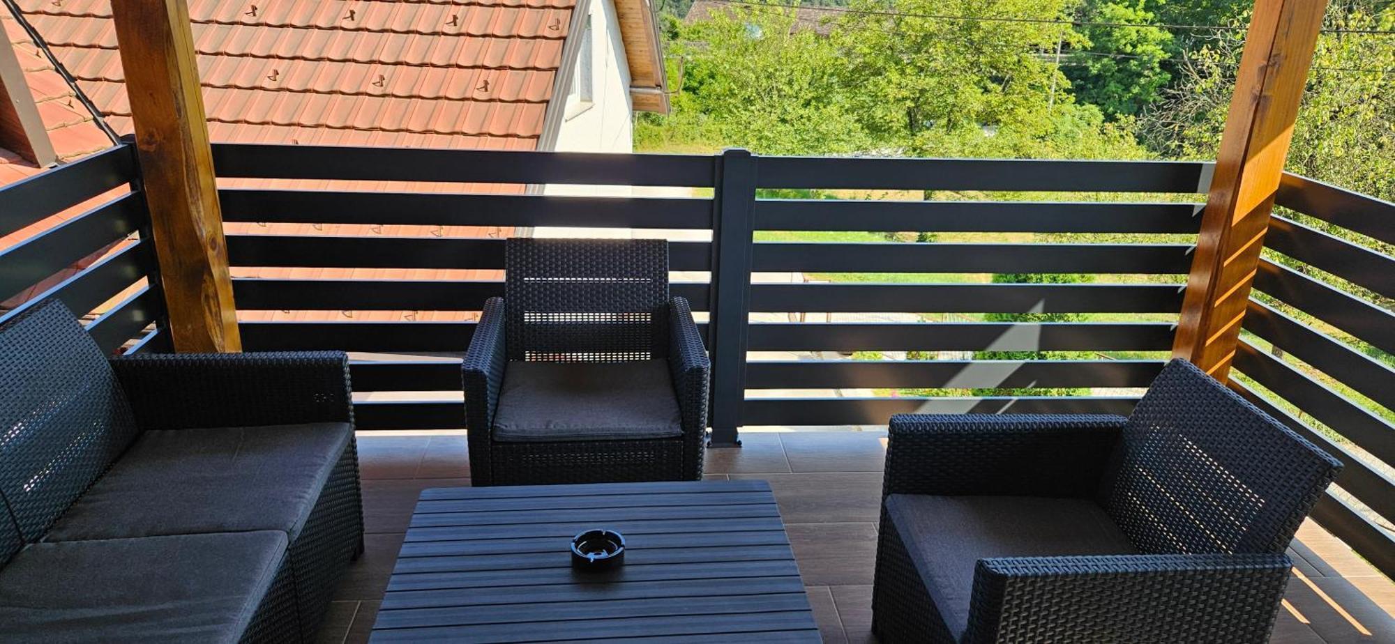 Apartman M&M ดูกาเรซา ภายนอก รูปภาพ